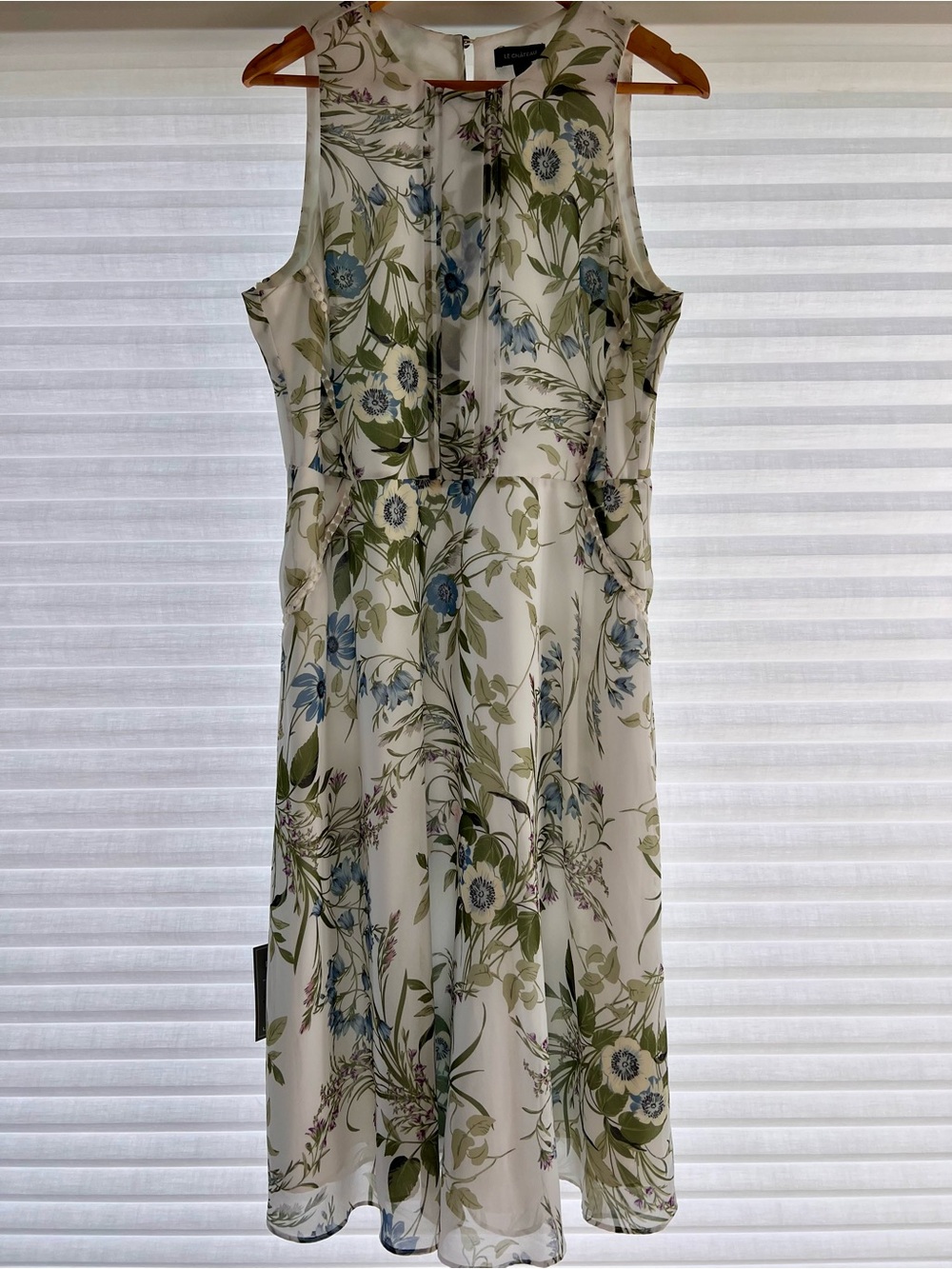 NWT Chiffon White Floral Sleeveless Dress Size XL